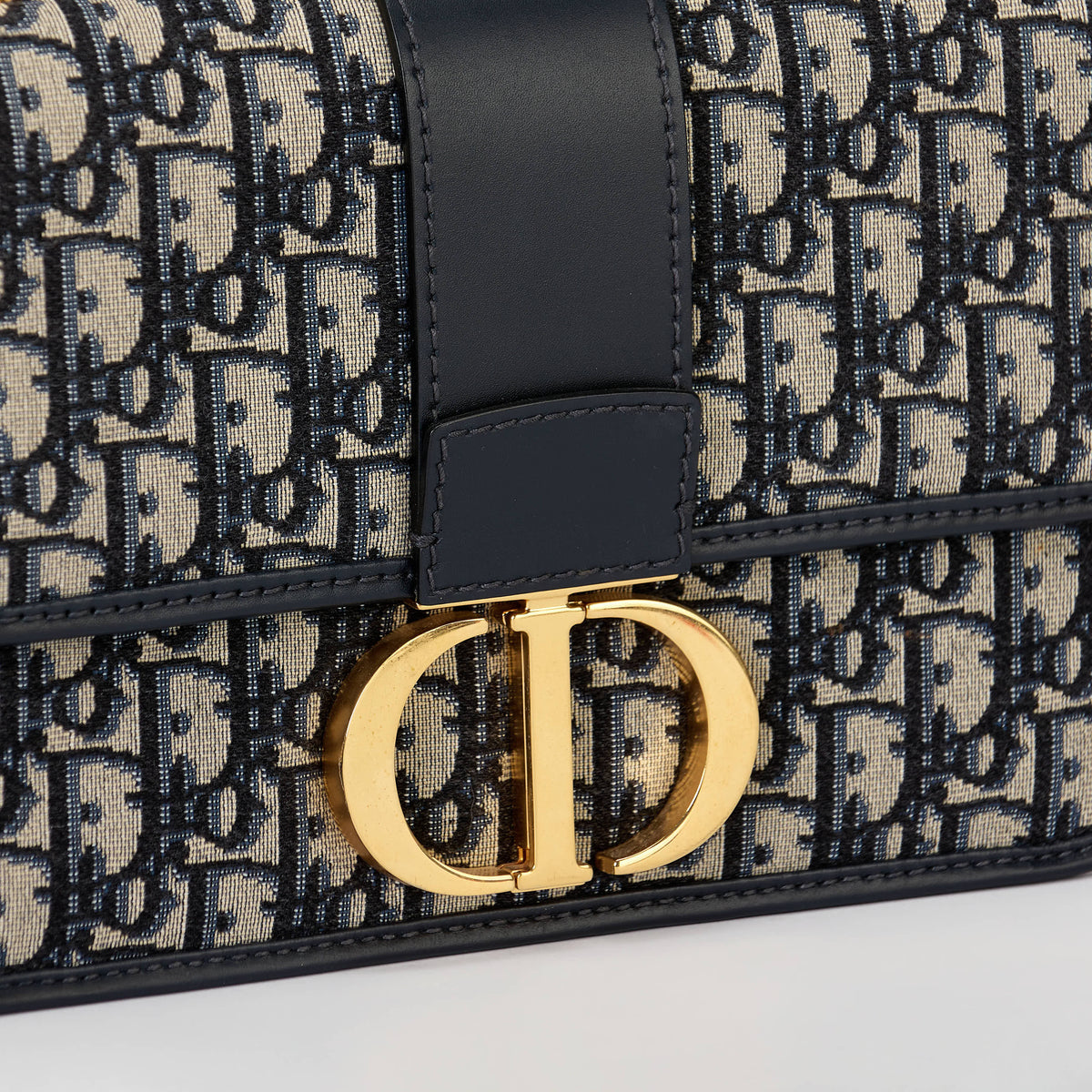 Dior 30 Montaigne Bag Blue Dior Oblique Canvas Gold‑Tone Hardware