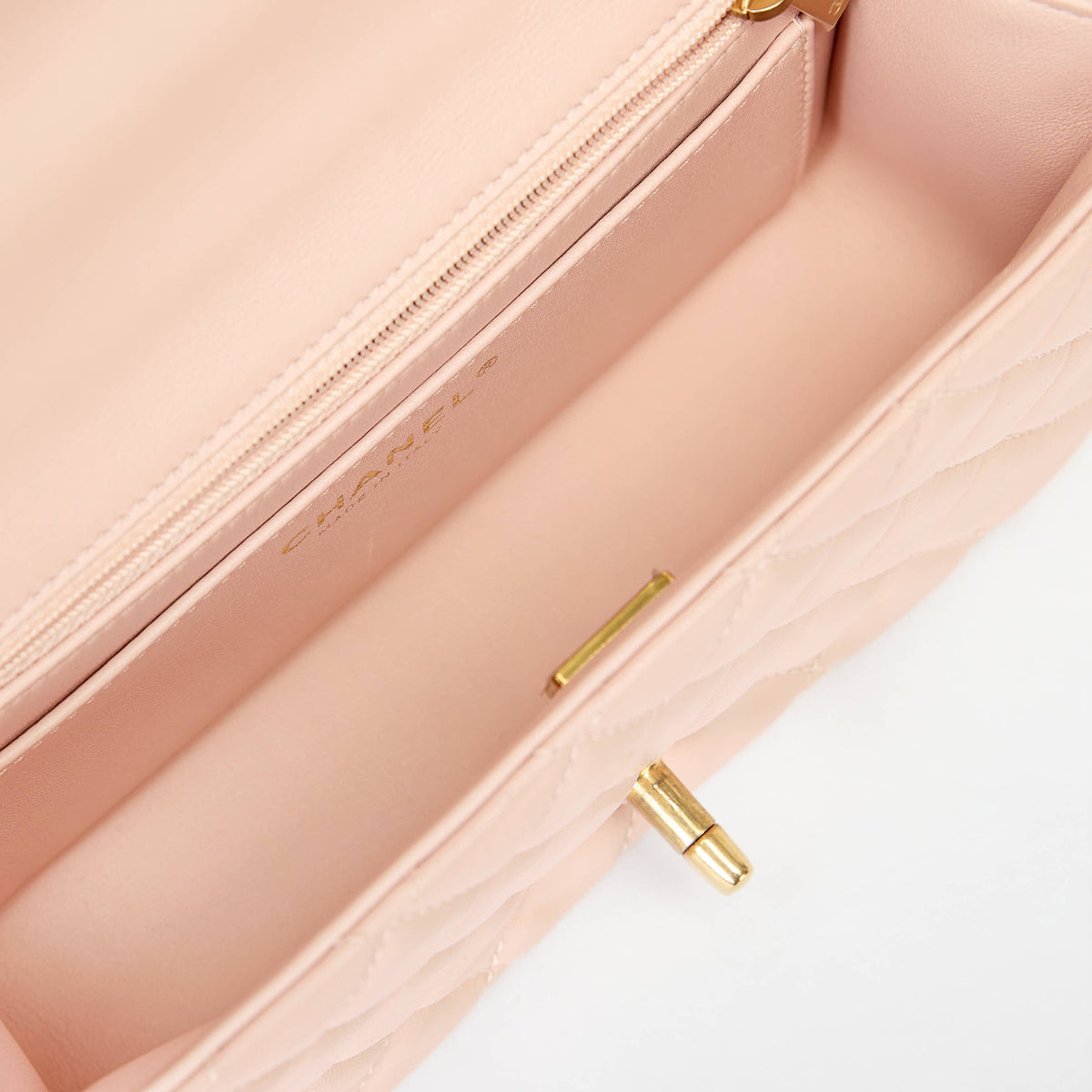 Chanel Quilted Flap Bag Light Pink Lambskin Chain‑Woven Top Handle Gold Hardware