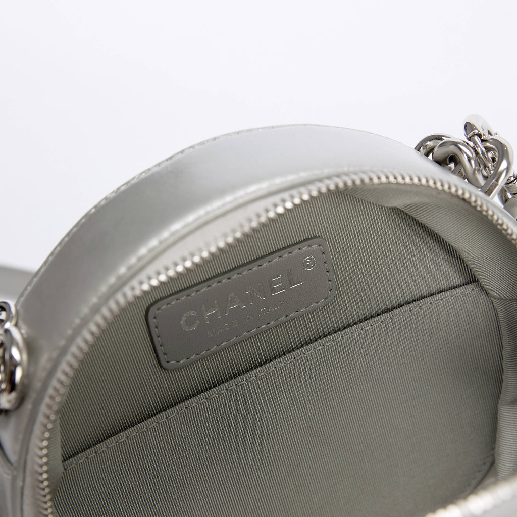 Chanel Round Vanity Case Metallic Silver Calfskin Silver‑Tone Hardware Crossbody Bag